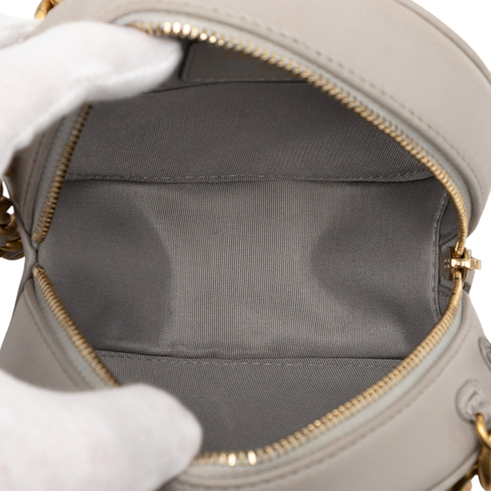 Pre-Loved Chanel Lambskin 19 Round Clutch with Chain - Picture 4 of 7